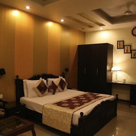 Hotel Universe Inn Új-Delhi Szoba fotó